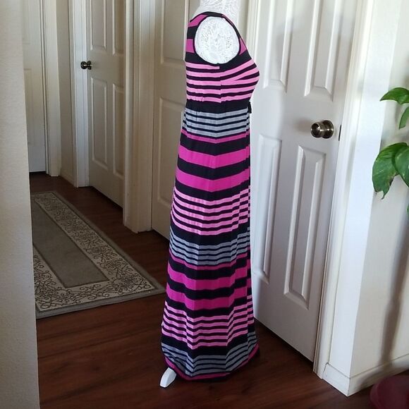 🎉 Host Pick🎉Motherhood Maternity Maxi Dress - Picture 3 of 5